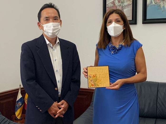 La alcaldesa de Telde y el nuevo cónsul de Japón en Canarias, Akira Kusunoki/TA.